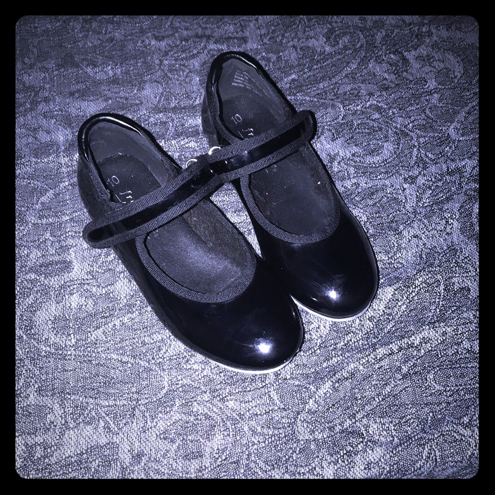 Tap dancing shoes
